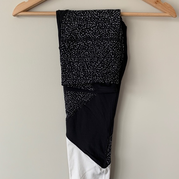 lululemon athletica Pants - Lululemon Wunder Under Asymmetric legging